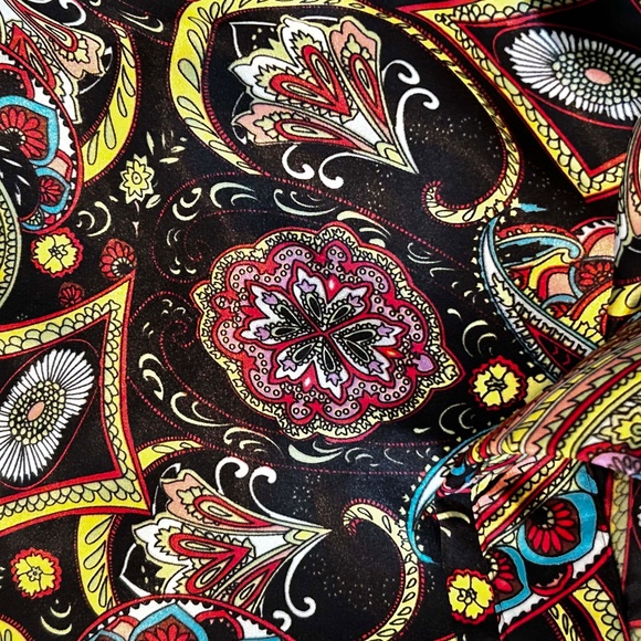 BLOUSE, SILKY POLYESTER, COLOUR: BLACK PAISLEY MIX, SIZE 4X, BUTTON CUFFS, BUTTO - Picture 11 of 11